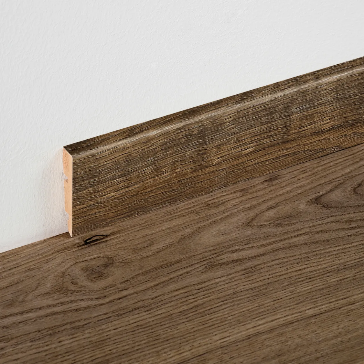 Berryalloc java brun sokkellist 2,4m
