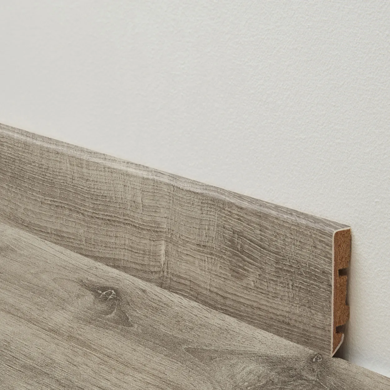 Berryalloc lime eik 979m sokkellist 2400x14x60