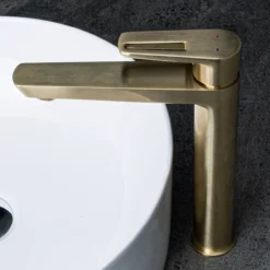 Celeste marlow servantbatteri høy, messing