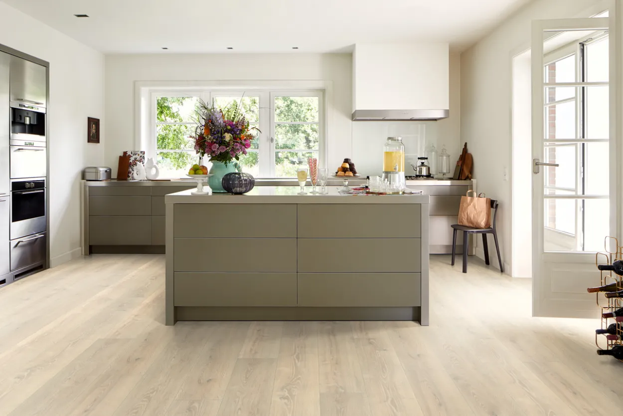 Egger sand beige luena oak
