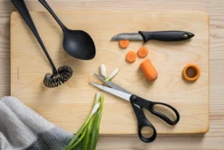 Fiskars essential universalsaks