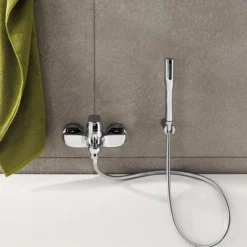 Grohe eurosmart cosmopolitan badekararmatur med hånddusj