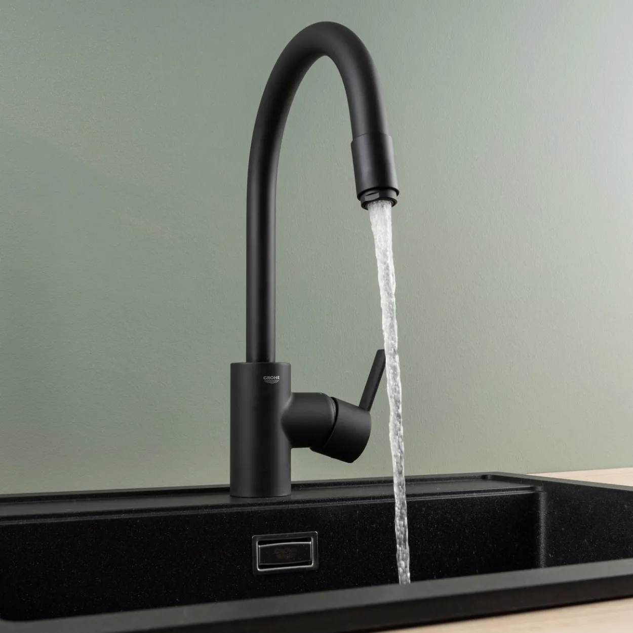 Grohe feel kjøkkenarmatur c-tut matt sort