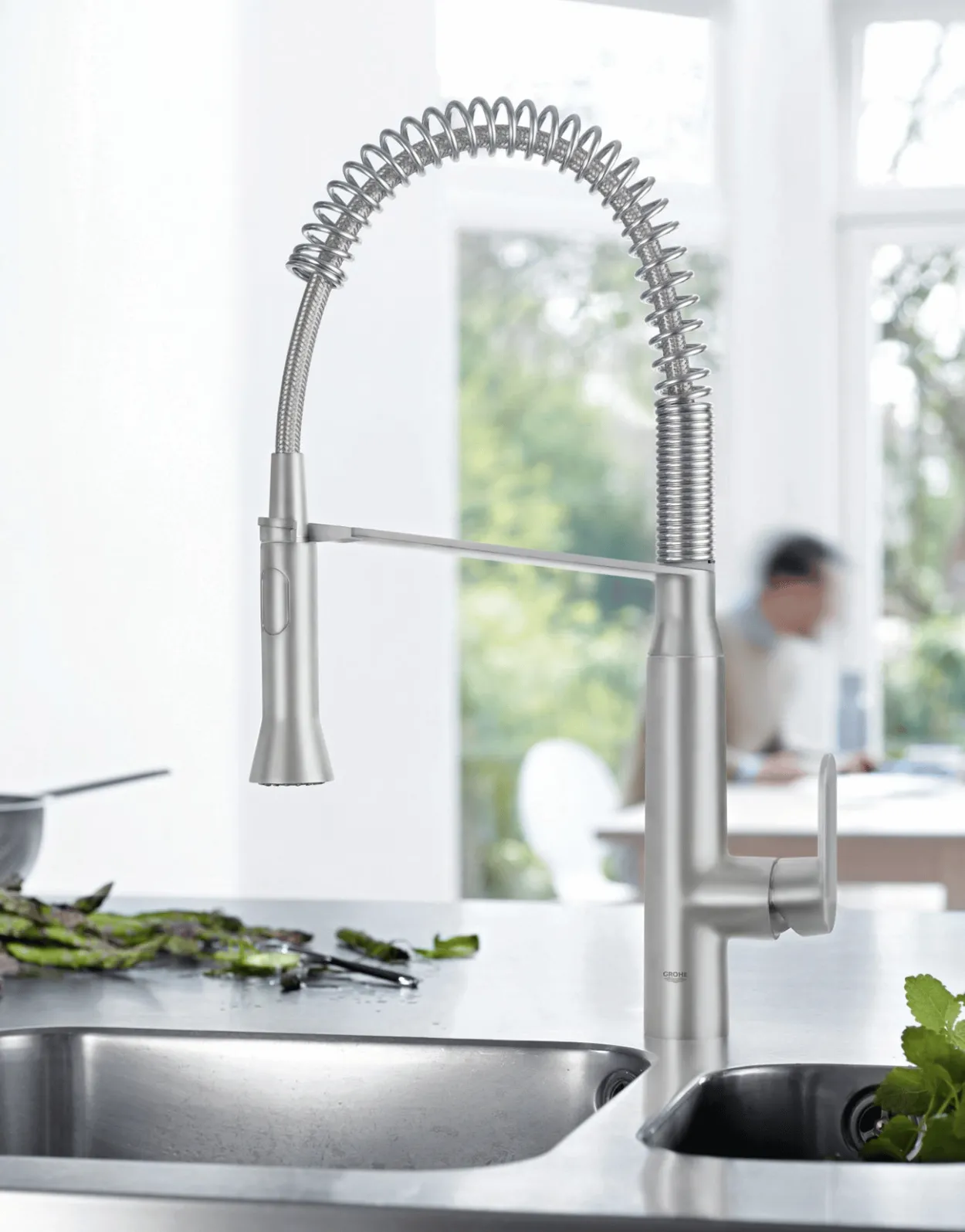 Grohe k7 kjøkkenarmatur medium m/uttrekkbar tut supersteel