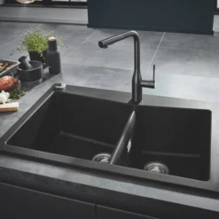 Grohe k700 kjøkkenkum dobbel 84x56 cm sort kvartskompositt m/avløpsgarnityr