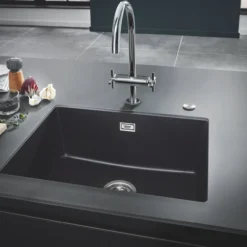 Grohe k700u kjøkkenkum 61x46 cm sort kvartskompositt m/avløpsgarnityr