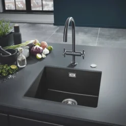 Grohe k700u kjøkkenkum 45,7 x 40,6 cm sort kvartskompositt m/avløpsgarnityr