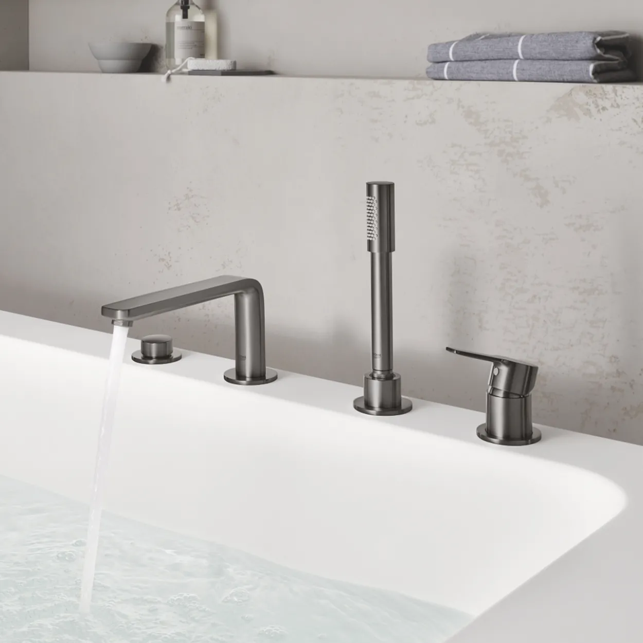 Grohe lineare 4-hulls badekarbatteri børstet hard grafitt