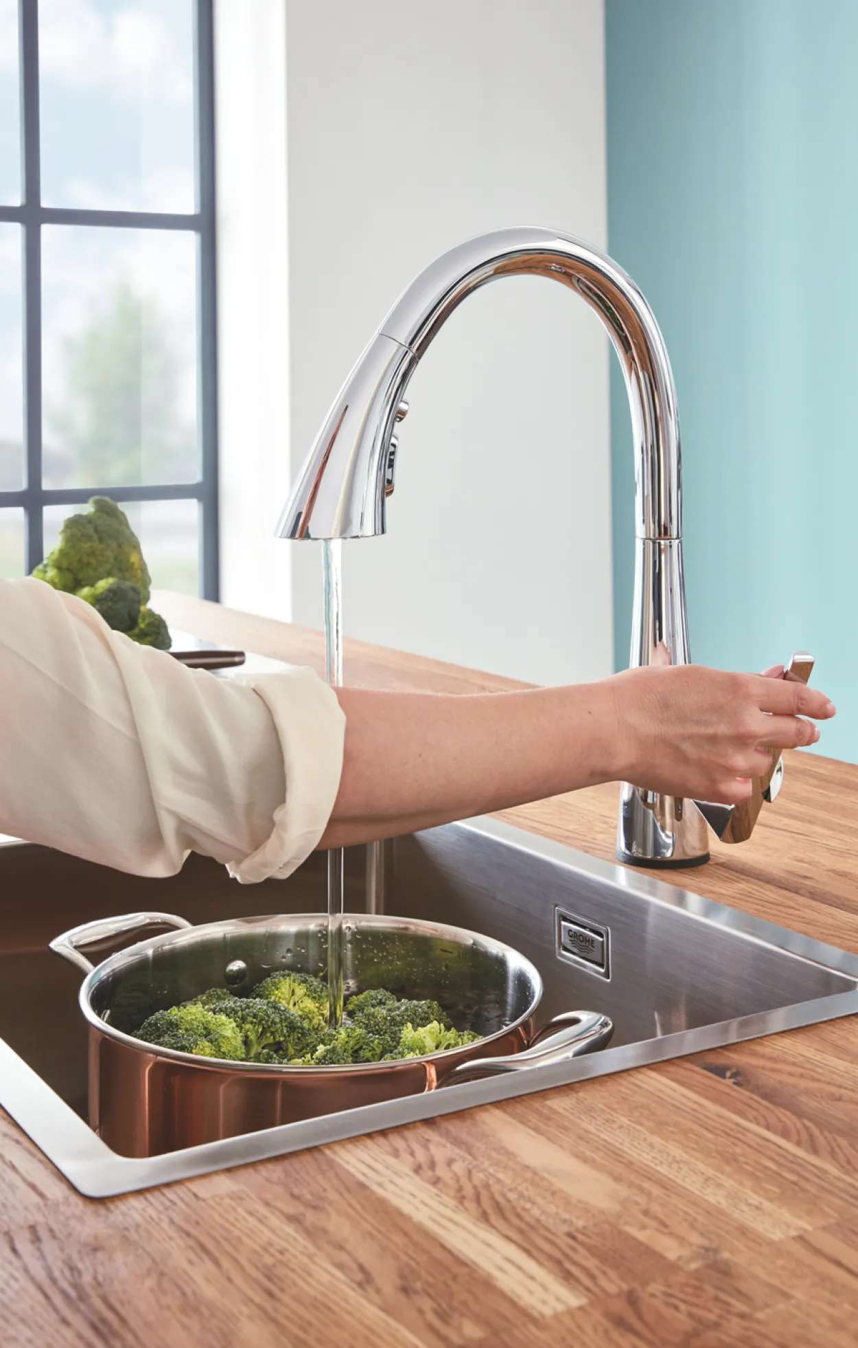 Grohe zedra touch 6v elektronisk kjøkkenarmatur m/uttrekkbar tut krom