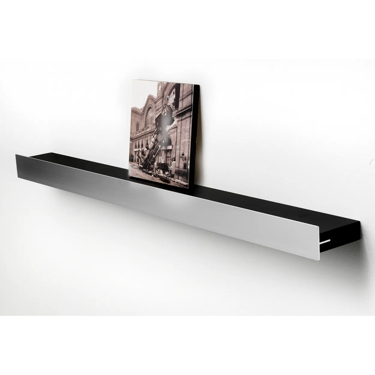 Hoigaard vegghylle 68 cm sort