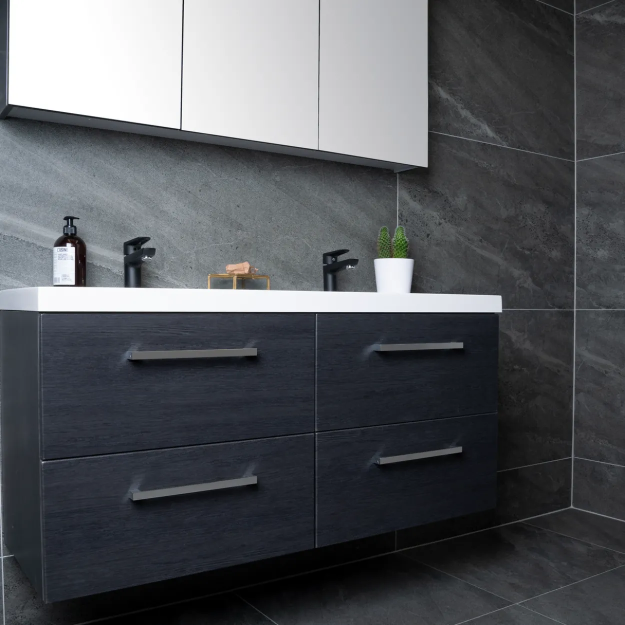 Lind luxury 120 sort dobbel servantskap