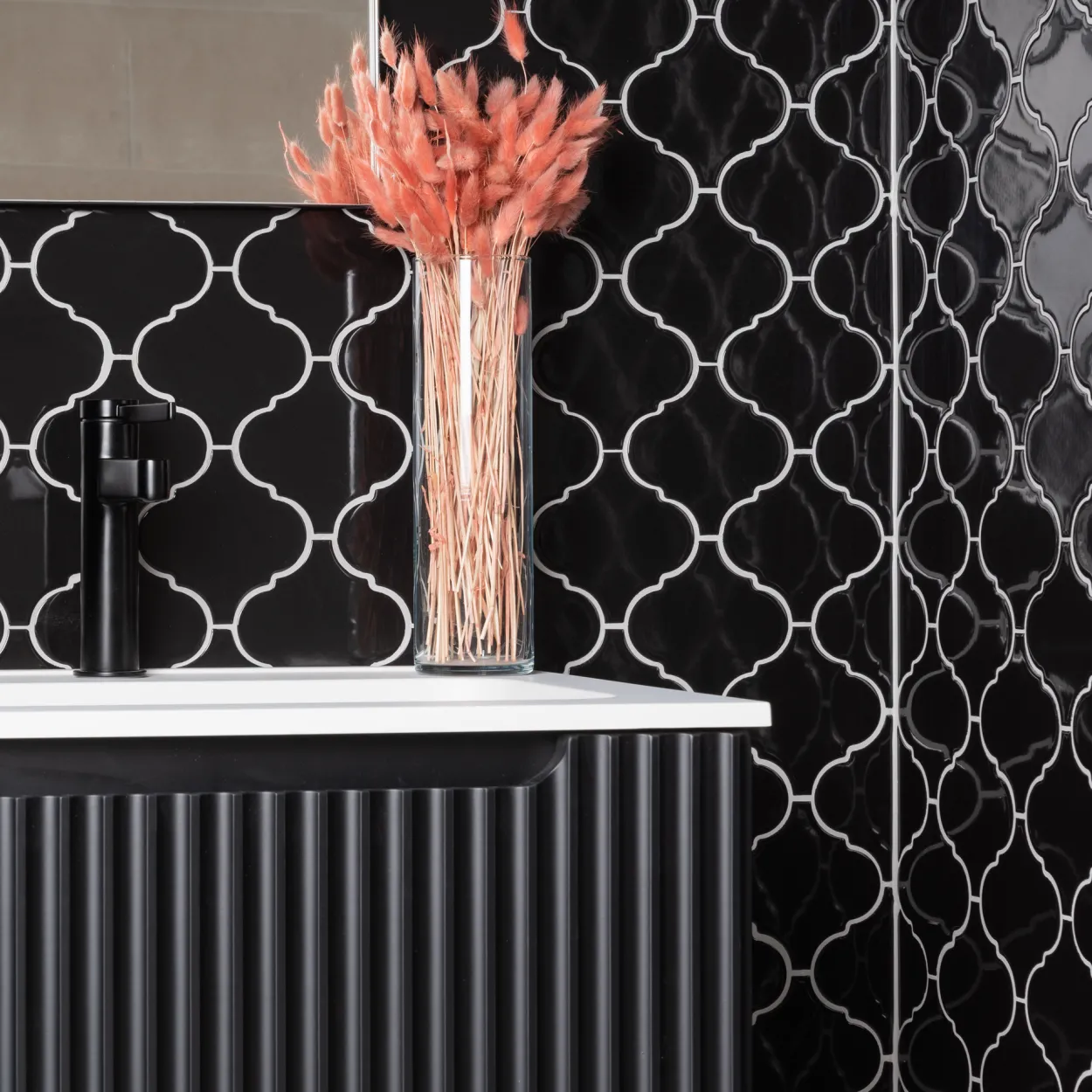Scale alhambra black 12x12 9mm