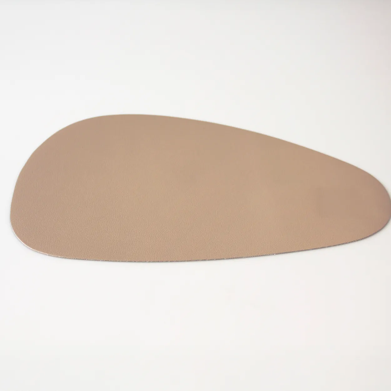 Spisebrikke curve 43x30cm beige
