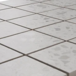 Terrazzo white mosaikk 6x6 9mm