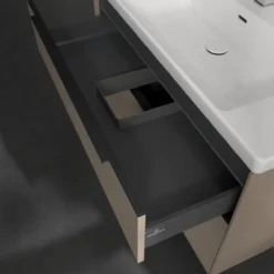 V&b subway 3.0 servantskap 97x57 black taupe m/lys håndtak i volcano