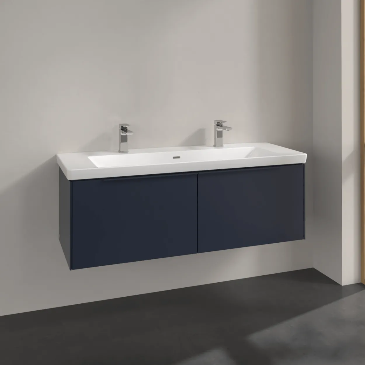 V&b subway 3.0 servantskap 127x42 marine blue håndtak i møbelets farge