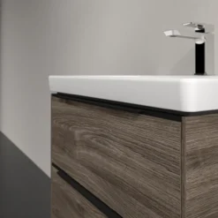V&b subway 3.0 servantskap 57x47 stone oak m/lys håndtak i volcano black