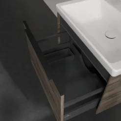 V&b subway 3.0 servantskap 66x42 stone oak m/lys håndtak i volcano black