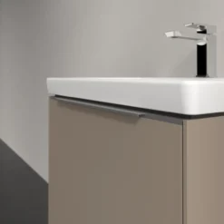 V&b subway 3.0 servantskap 57x42 taupe m/lys håndtak i krom