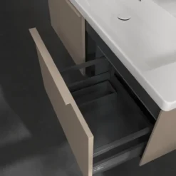 V&b subway 3.0 servantskap 127x42 taupe m/lys håndtak i møbelets farge