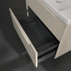 V&b subway 3.0 servantskap 77x57 taupe m/lys håndtak i møbelets farge