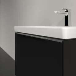 V&b subway 3.0 servantskap 66x42 volcano black håndtak i krom